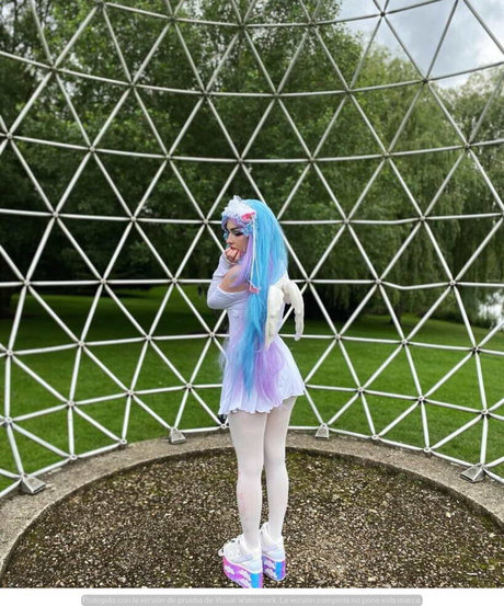 KittyKatSparrow nude model pictures