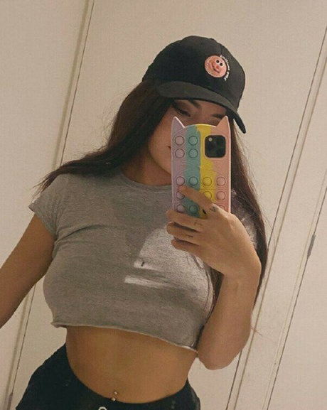 MonyWTFLive estrella fotos