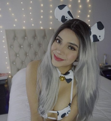 MonyWTFLive high quality actress image
