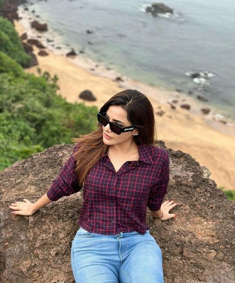 Ashu Reddy modelo sexual archivo