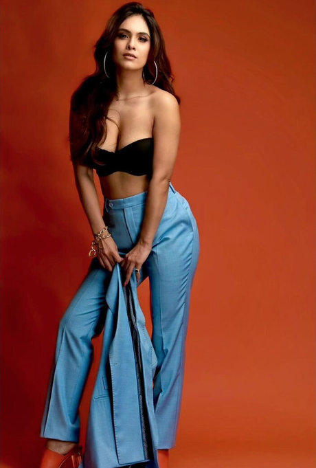 Neha Malik buen modelo imágenes