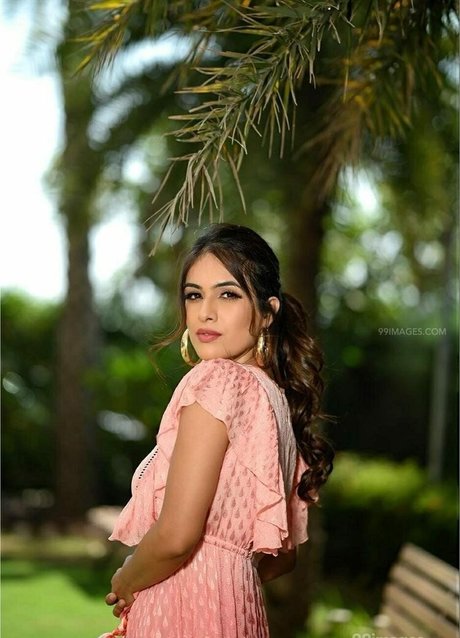 Neha Malik estrella de alta calidad imágenes