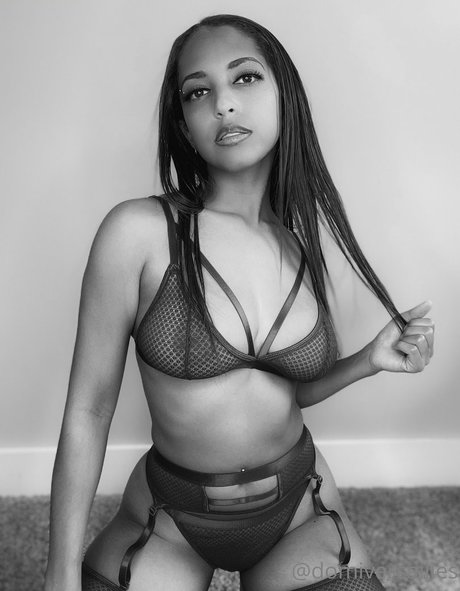 Domi Versailles desnudos estrella porno recopilación