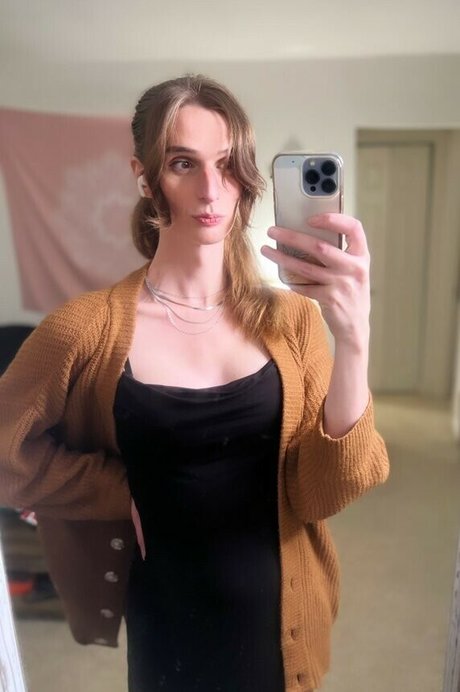 ALesserDeity sex actress gallery