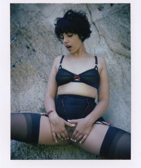 GlitchBun pornographic model pic