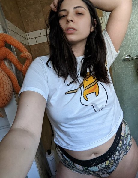 GlitchBun nudes star galleries