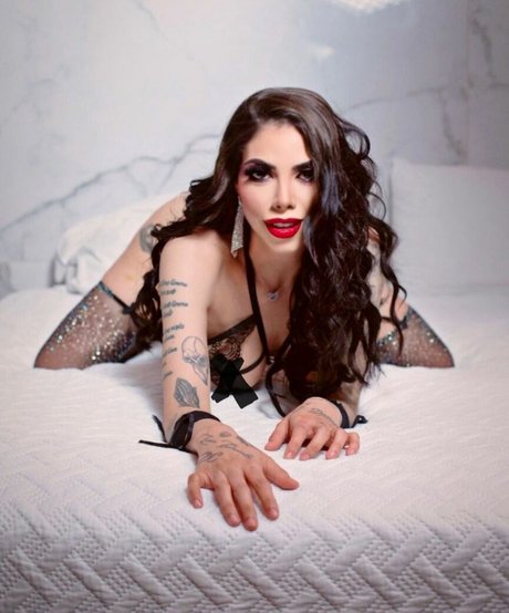 Claudia Guajardo étoile de haute qualité galeries