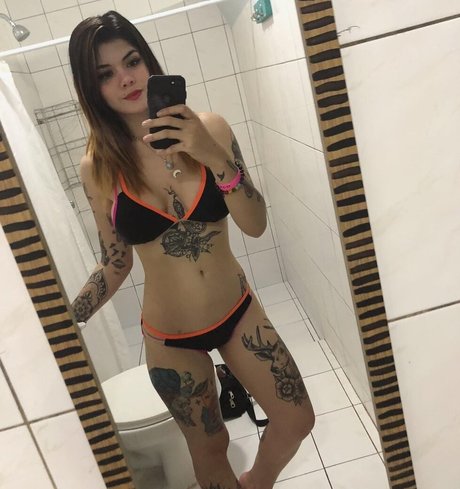 Paula Madrigal étoile chaude galeries