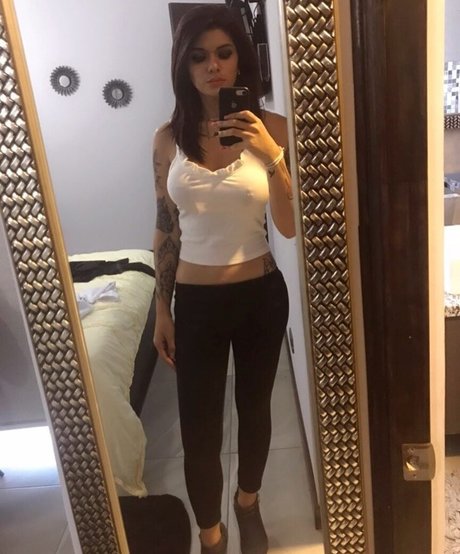 Paula Madrigal modelo atractivo galería