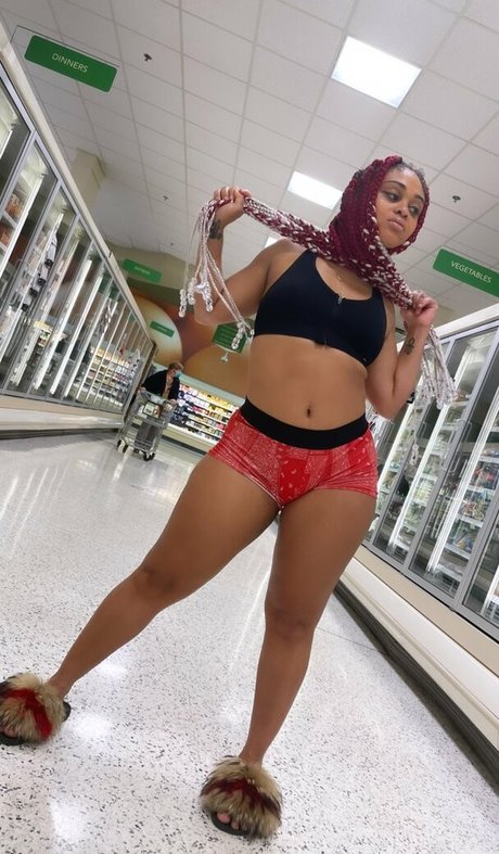 Kunoichimulan modelo hermosa imagen