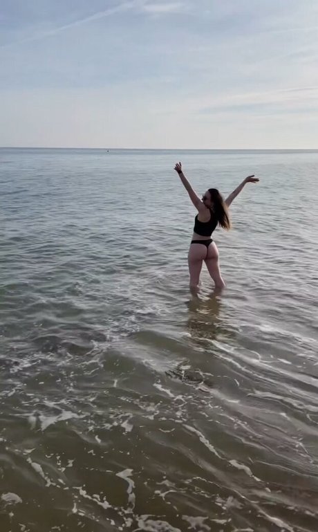 itsbinkybee actriz de arte foto