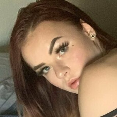 Vainlydivine star sexy pic