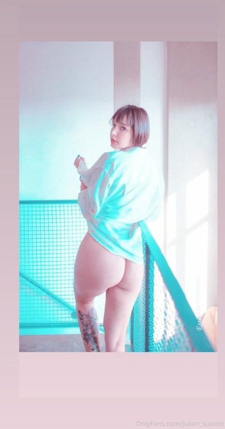 Julian Suicide pretty pornstar pictures