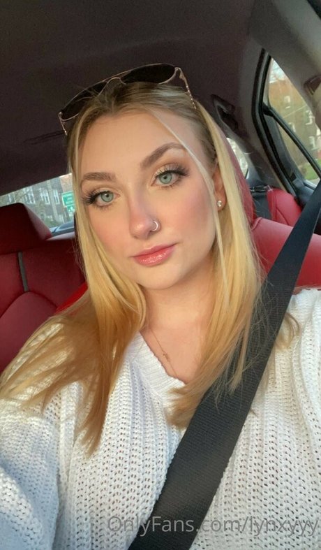 Meepymoop1 naked pornstar img