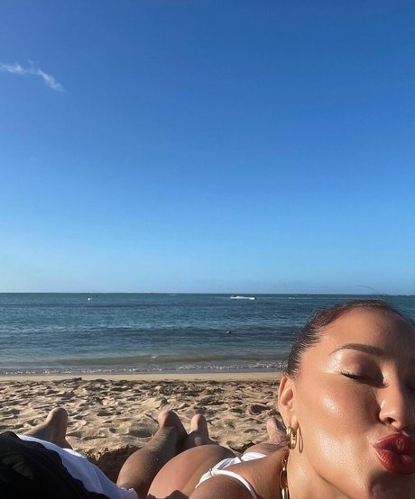 Adrienne Bailon arte estelar recopilación