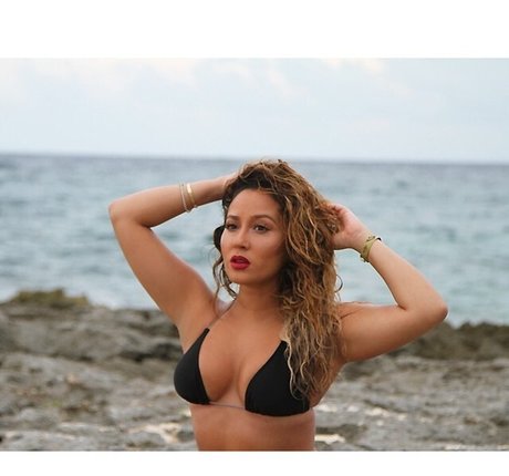 Adrienne Bailon actrice chaude collection