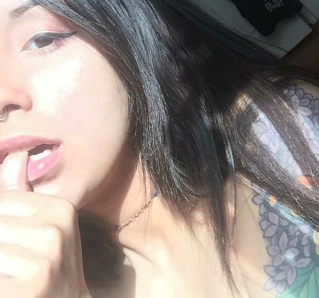 Lenamarisol modelo erótico foto