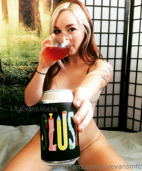 LilyEvans star art gallery