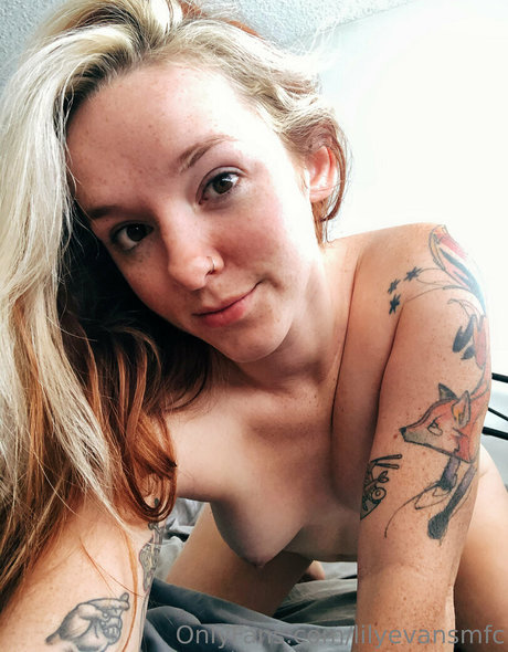 LilyEvans model nudes gallery