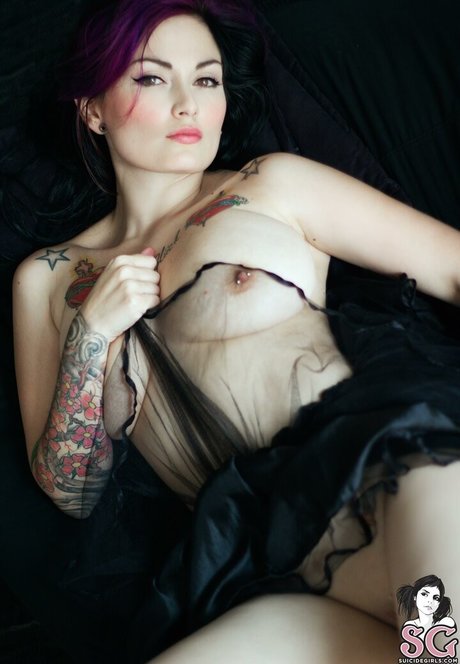 Fernanda Mercury star nude photo