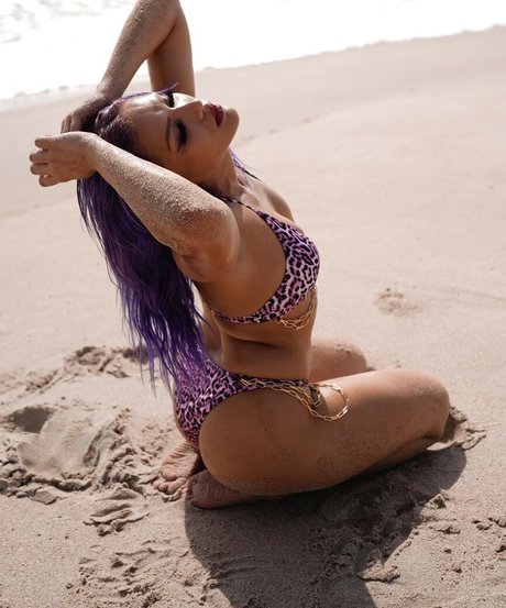 Salina De La Renta nus star du porno photos