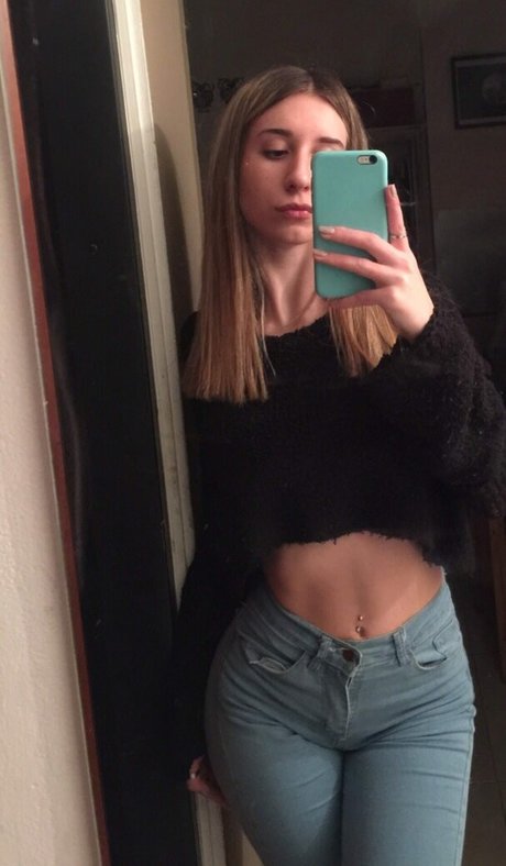 palomazanetc hermosa modelo archivo