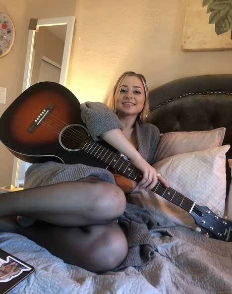 Paige 4Chan model sex picture