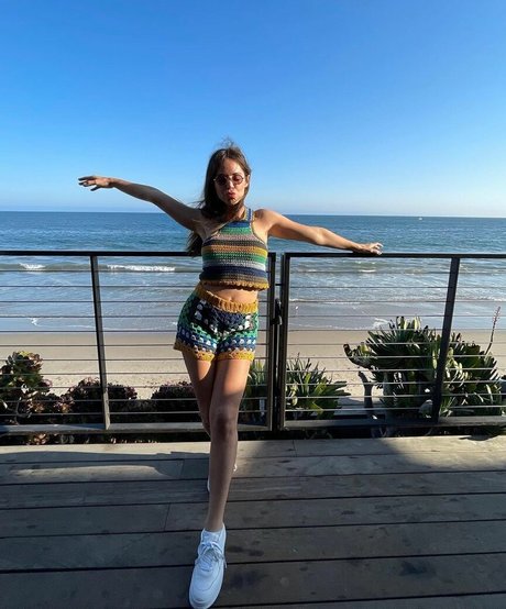 Camila Sodi jolie star du porno photos