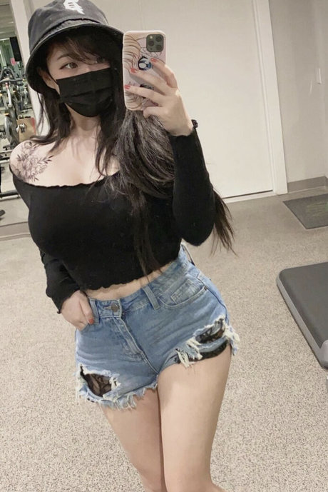 smolmikuu pornstar free pictures