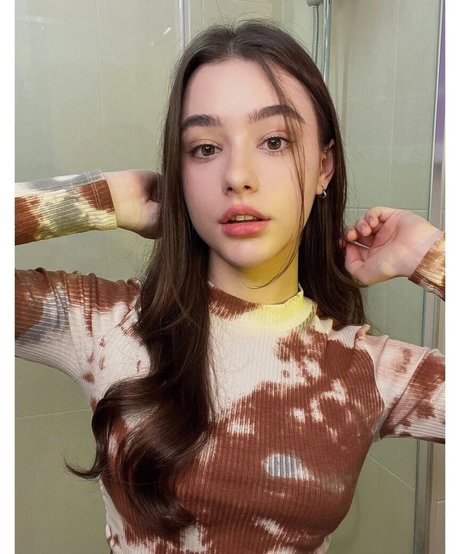 Dasha Tarab nus star du porno img