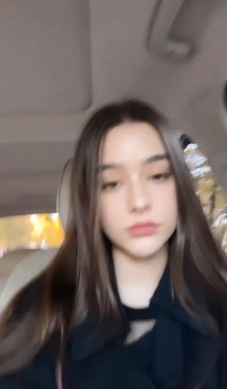 Dasha Tarab modèle porno images