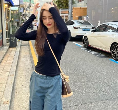 Dasha Tarab modelo desnudo archivo