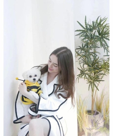 Dasha Tarab actriz de alta definición foto