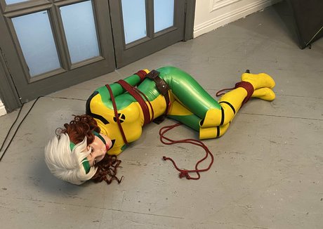 Anastasia Galuzina modèle parfait photo