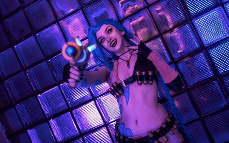 Anastasia Galuzina modèle sympa photo