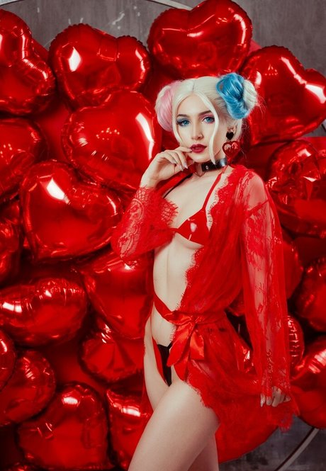 Anastasia Galuzina estrella del arte fotos