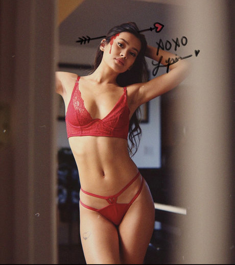 Lyvian Dao pornstar exclusive photos