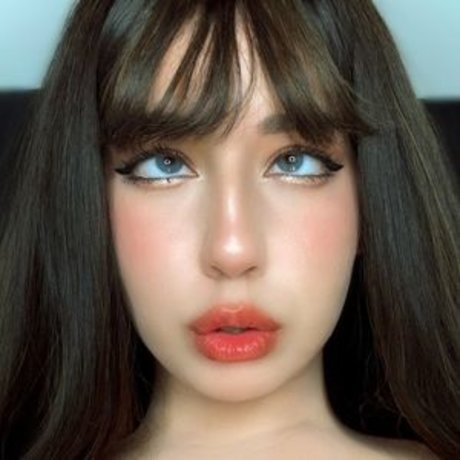 Shiny ASMR model sex picture