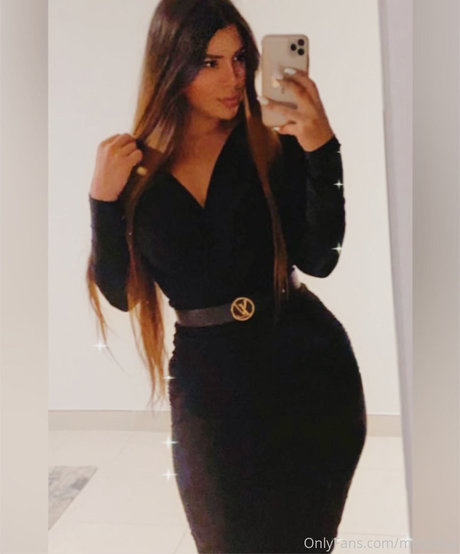 Mizz Ellaa ASMR actriz desnuda imágenes