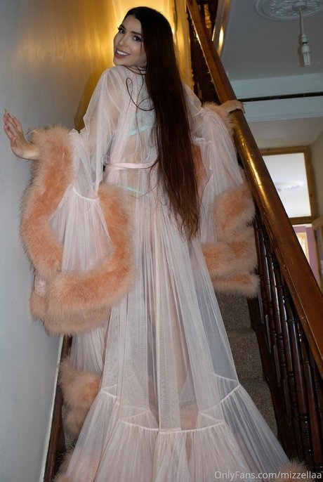 Mizz Ellaa ASMR actrice de nus archive