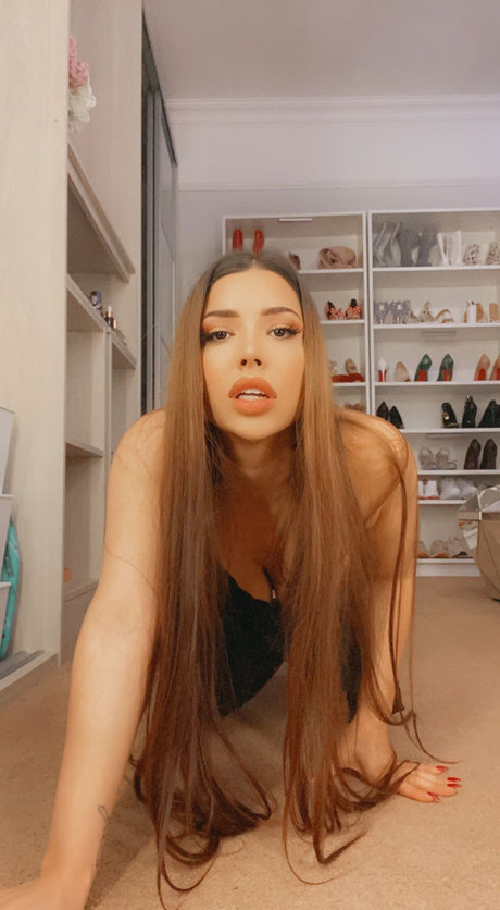 Mizz Ellaa ASMR actriz sexual archivo