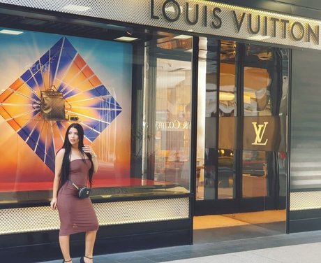 Mizz Ellaa ASMR actriz sexual galerías