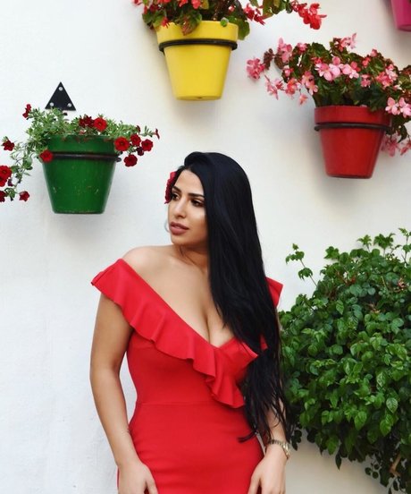 Mizz Ellaa ASMR étoile chaude img