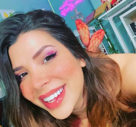 Mizz Ellaa ASMR erotic model picture