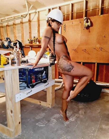 Sofia Leon model pic