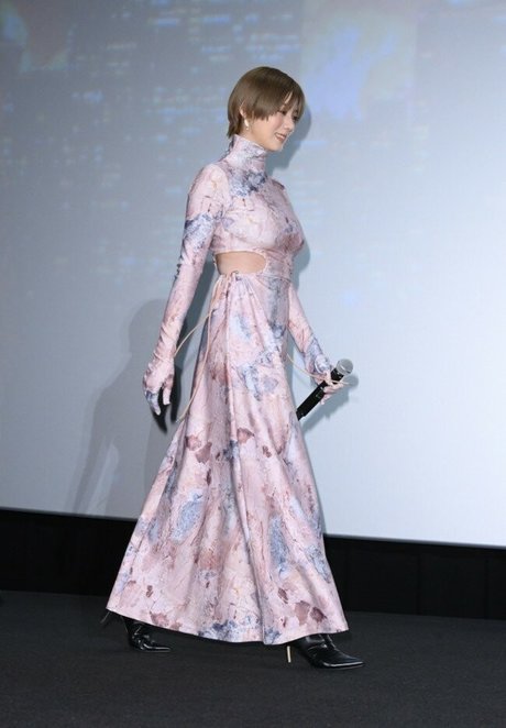 Elaiza Ikeda estrella agradable foto