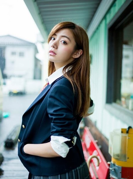 Elaiza Ikeda hermosa modelo foto