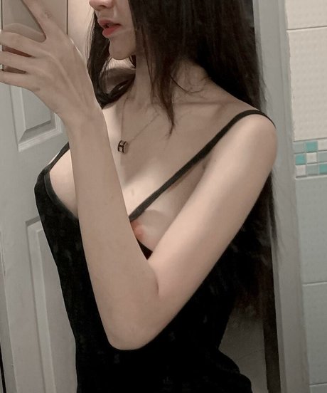Hwanyen xxx model gallery