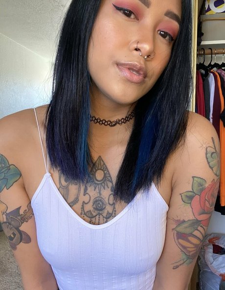 shinyxcharm93 pornstar sexy image