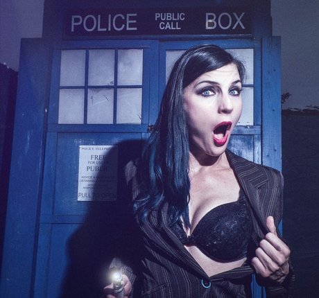 Leva Bates linda estrella imágenes